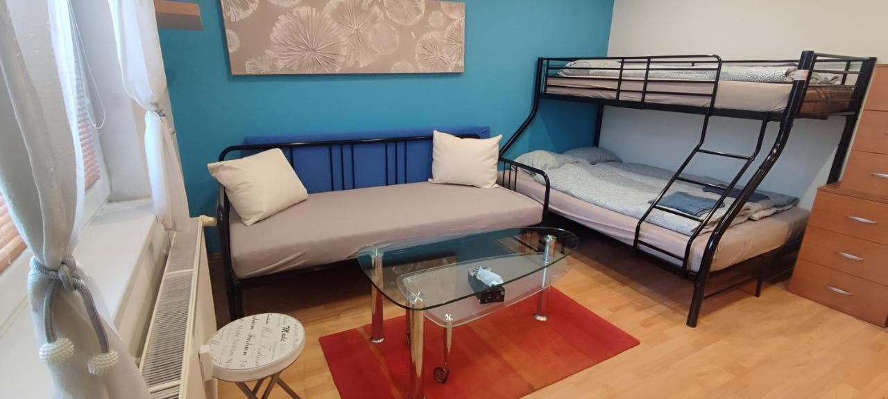 Blue Apartment In City Center, Best Location Pressburg Exterior foto